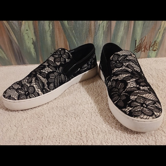 Michael Kors Women’s Slip On Floral Loafers - Picture 1 of 7